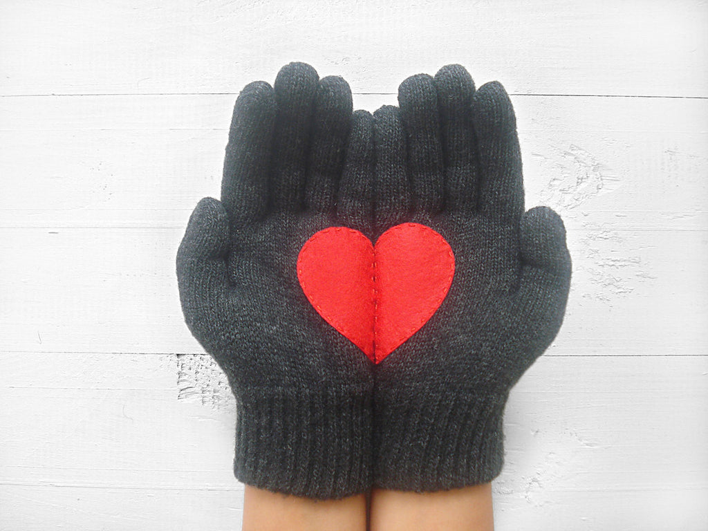 Heart Gloves / Dark Gray / Red