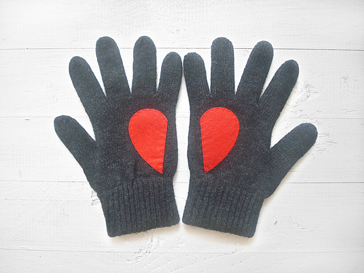 Heart Gloves / Dark Gray / Red