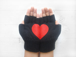 Heart Gloves / Black / Red