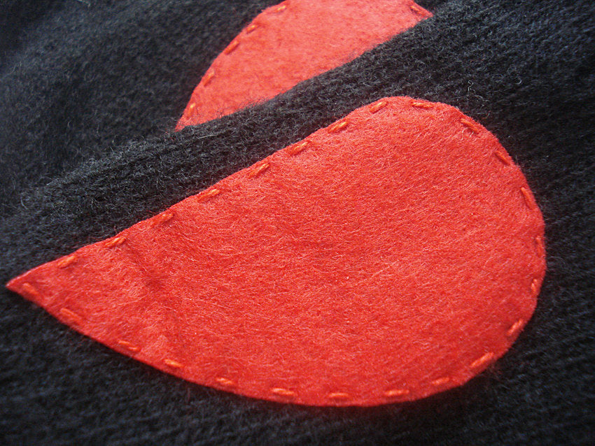 Heart Gloves / Black / Red