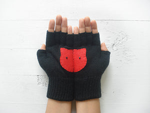 Cat Gloves / Black & Red