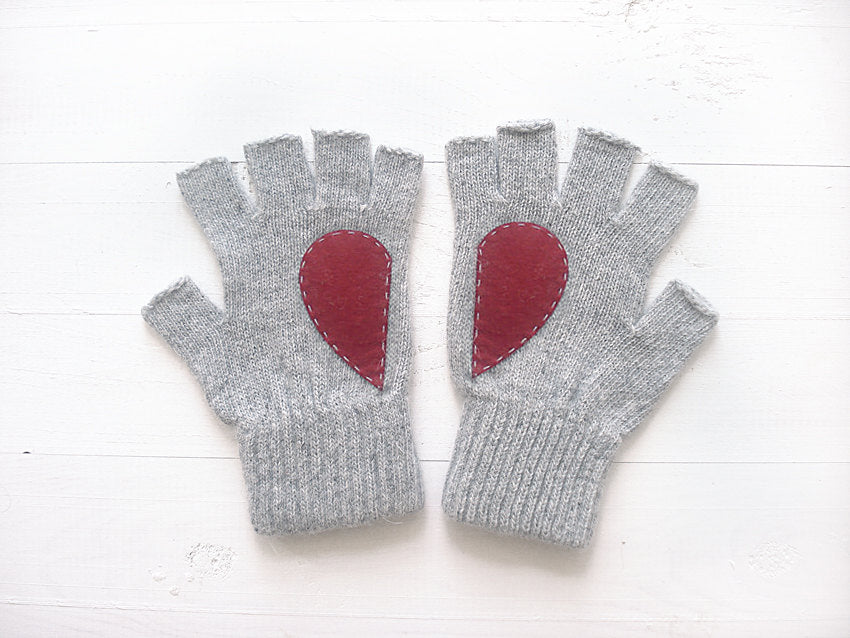 Heart Gloves / Gray